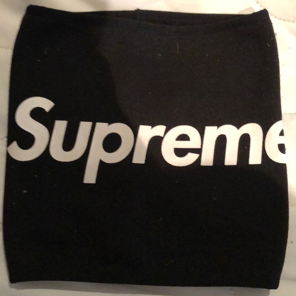 Supreme neck warmer Clearance